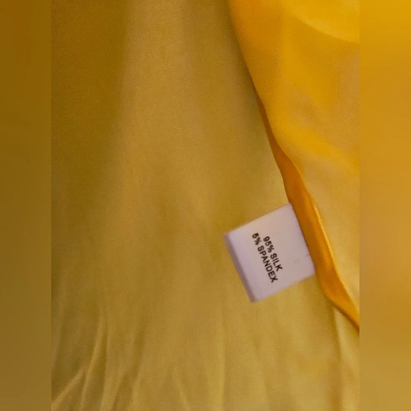 NWT St. John Yellow Women's Top - Picture 5 of 8